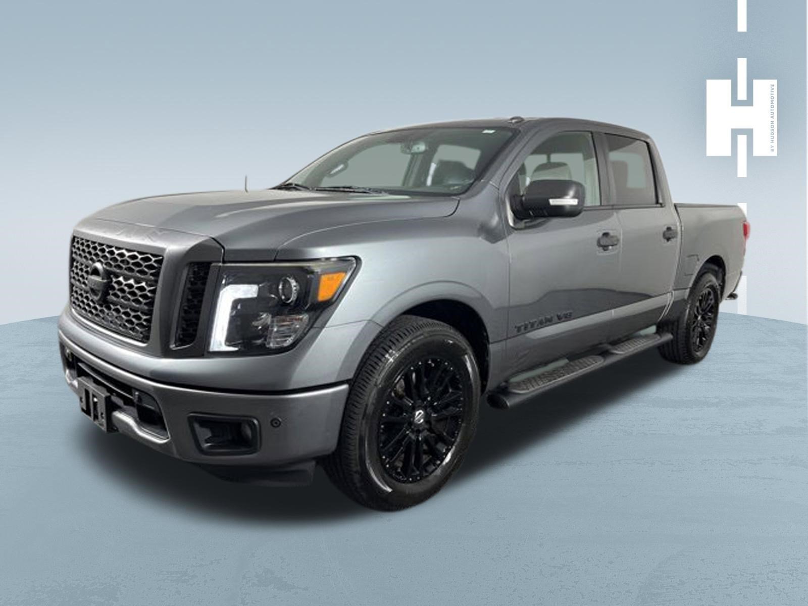 Used 2018 Nissan Titan SL w/ Midnight Edition RWD image 4