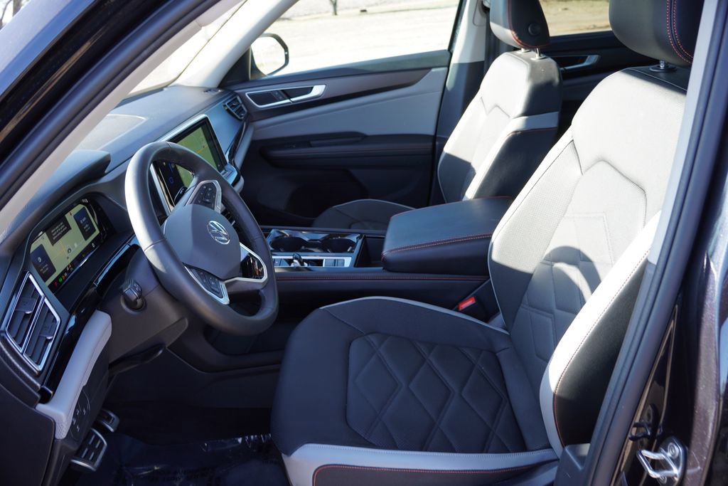 Used 2024 Volkswagen Atlas Peak Edition SEL image 16