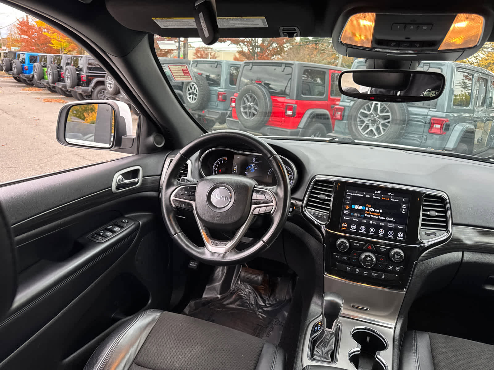 Used 2022 Jeep Grand Cherokee Laredo X image 33