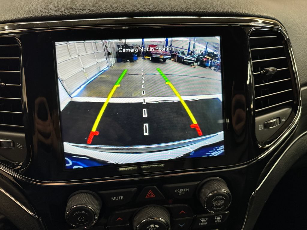 Used 2022 Jeep Grand Cherokee Limited AWD/4WD image 22
