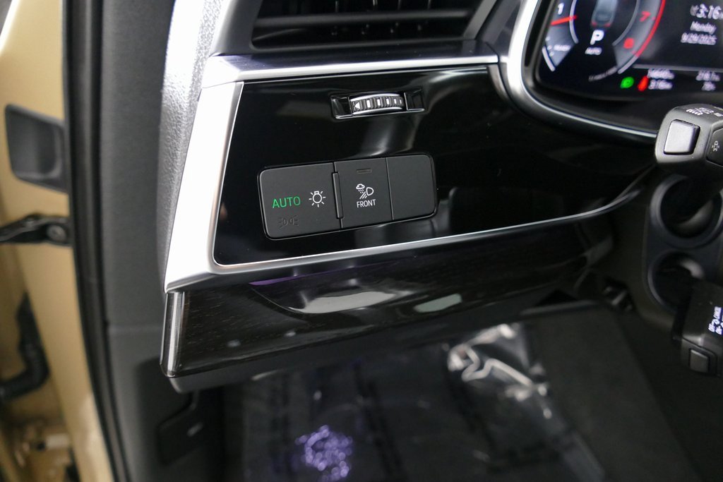 Used 2025 Audi Q7 3.0T Premium Plus image 15