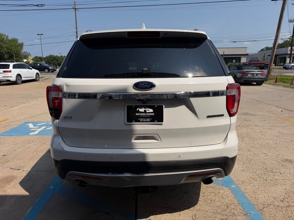 Used 2016 Ford Explorer XLT w/ Equipment Group 202A FWD image 6