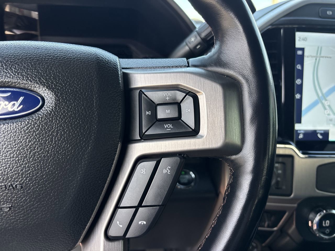 Used 2022 Ford F450 Platinum w/ FX4 Off-Road Package AWD/4WD image 22