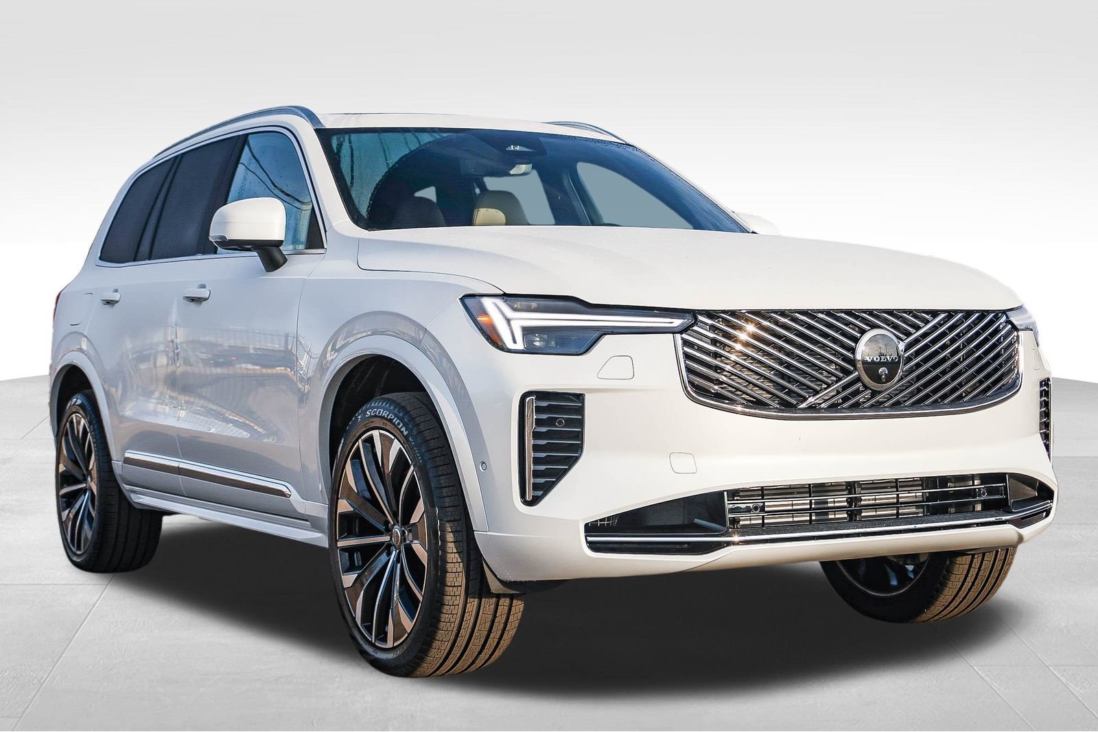 New 2026 Volvo XC90 T8 Ultra w/ Lounge Package image 3