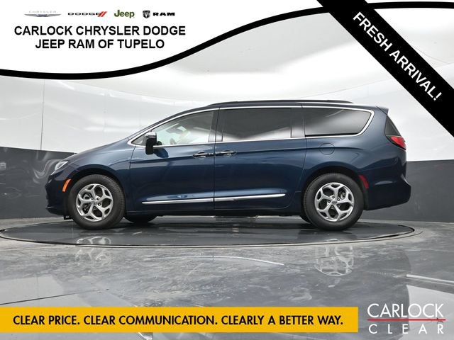 Used 2023 Chrysler Pacifica Limited FWD image 51