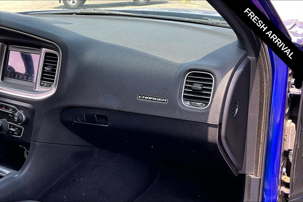 Used 2020 Dodge Charger SXT RWD image 25
