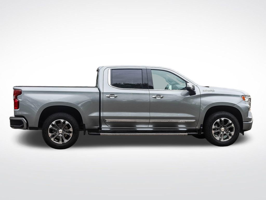 Used 2025 Chevrolet Silverado 1500 High Country w/ Technology Package AWD/4WD image 6
