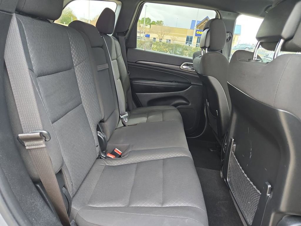 Used 2020 Jeep Grand Cherokee Laredo image 29