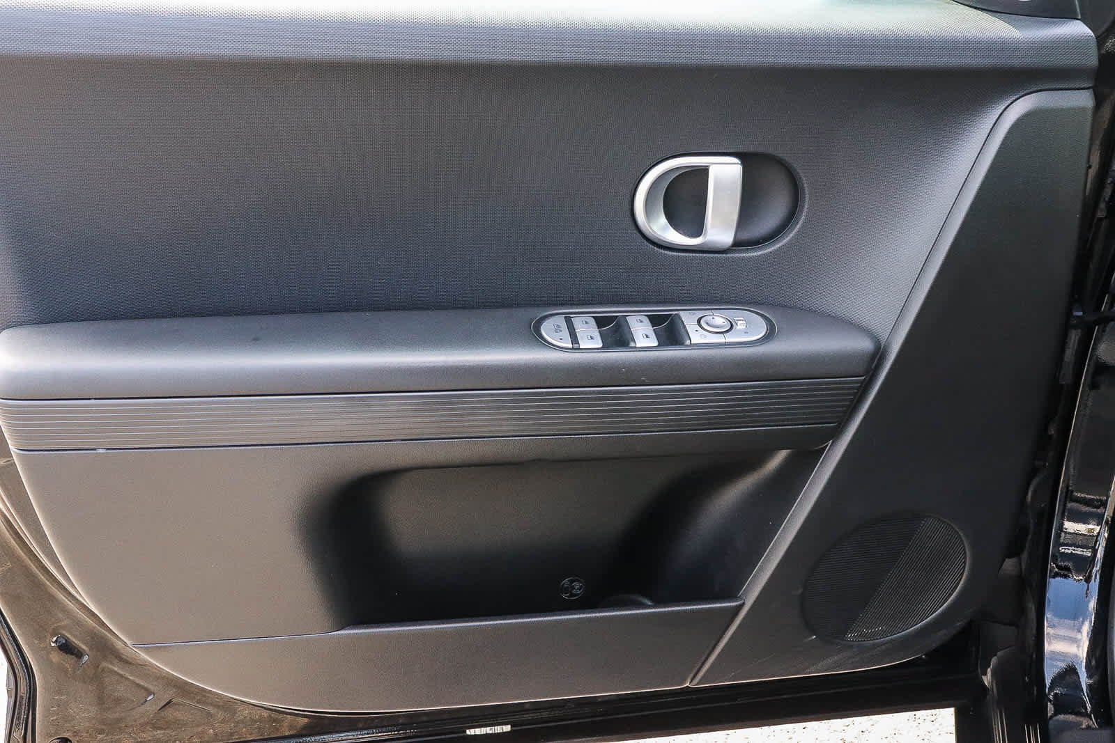 Used 2024 Hyundai Ioniq 5 SE RWD image 30