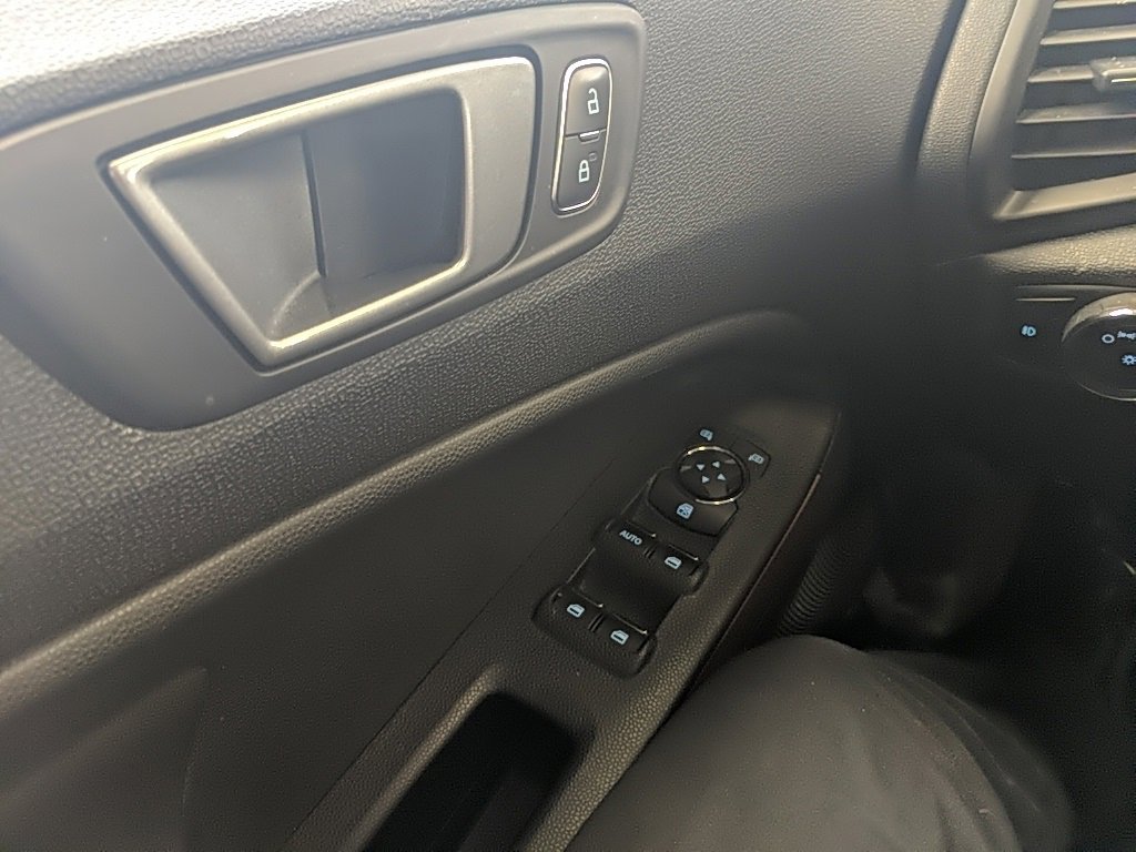 Certified 2022 Ford EcoSport SE w/ SE Convenience Package image 25