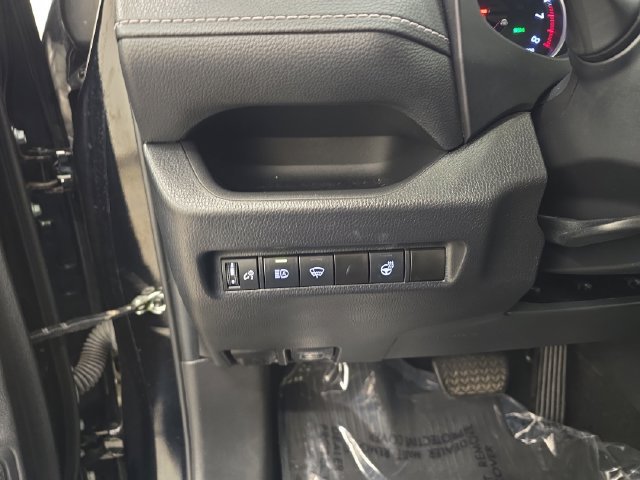 Used 2021 Toyota RAV4 XLE w/ XLE Grade Weather Package AWD/4WD image 31