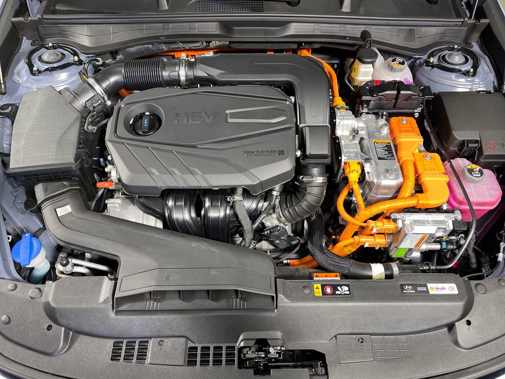 Certified 2025 Hyundai Sonata Limited FWD image 9