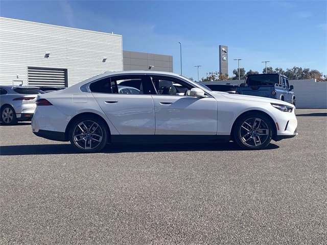 Certified 2025 BMW i5 eDrive40i w/ Premium Package image 6