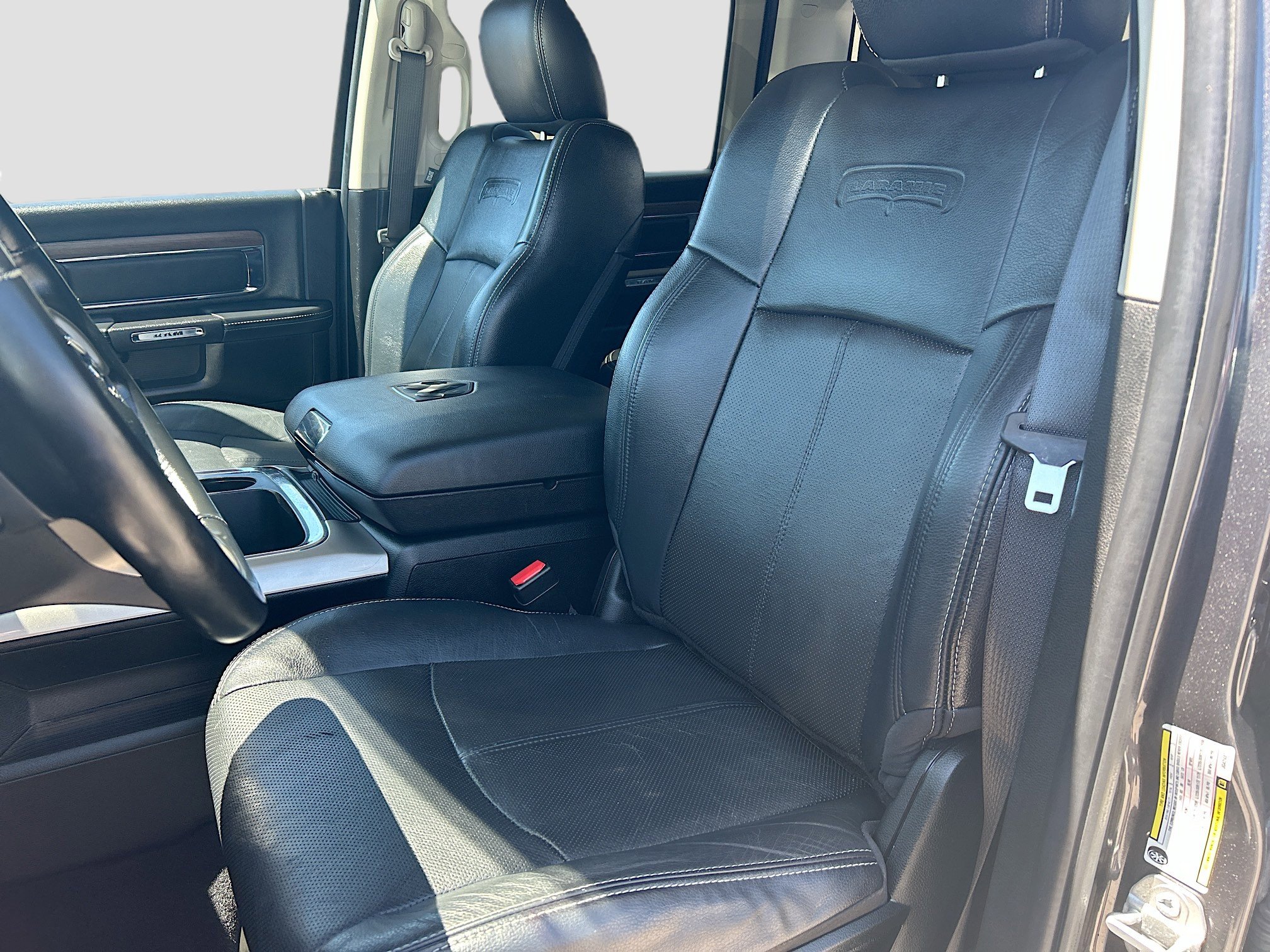 Used 2018 RAM 3500 Laramie AWD/4WD image 22