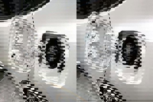 Used 2025 Toyota Prius XLE image 43