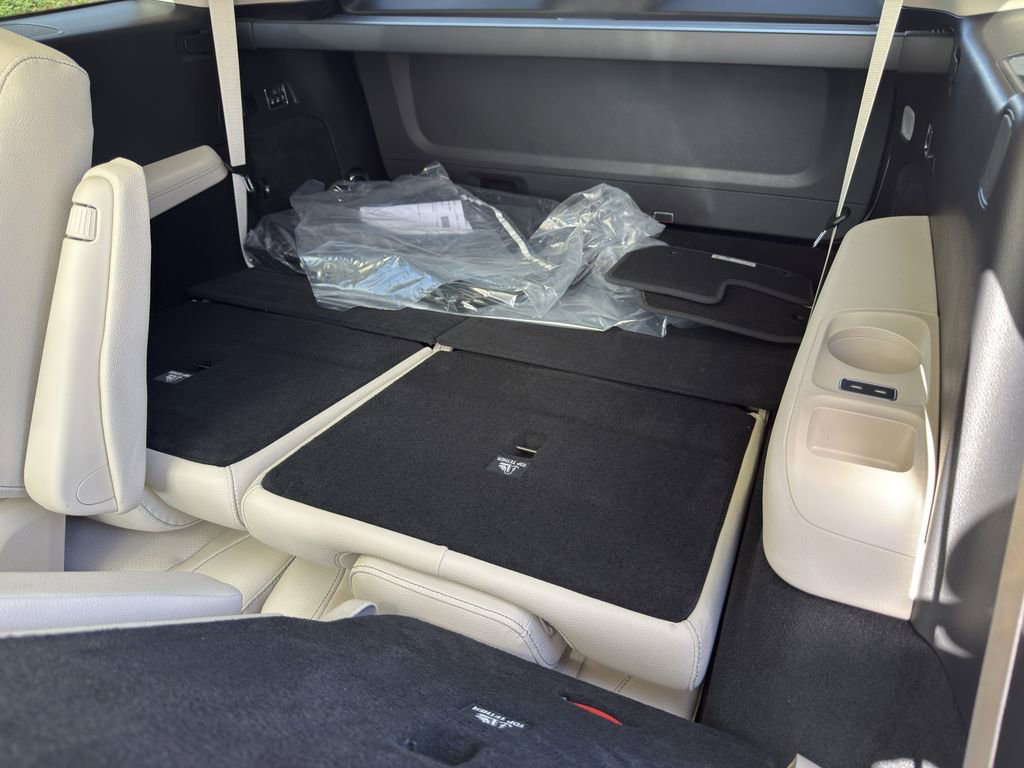 New 2026 Mercedes-Benz GLS 450 4MATIC image 12