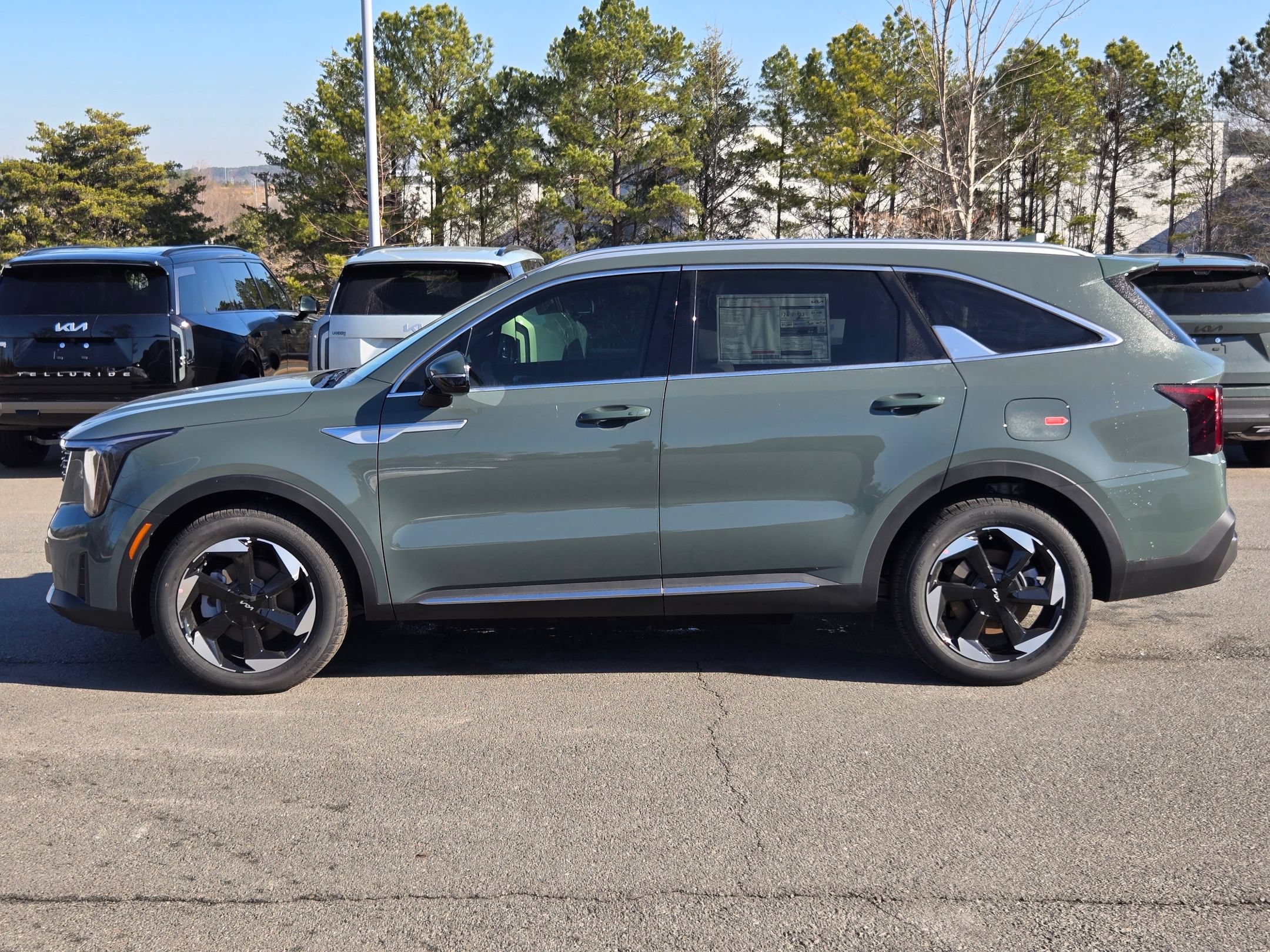 New 2026 Kia Sorento EX w/ EX Premium Package AWD/4WD image 4