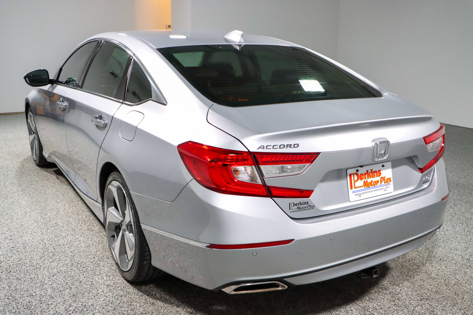 Used 2019 Honda Accord Touring image 9