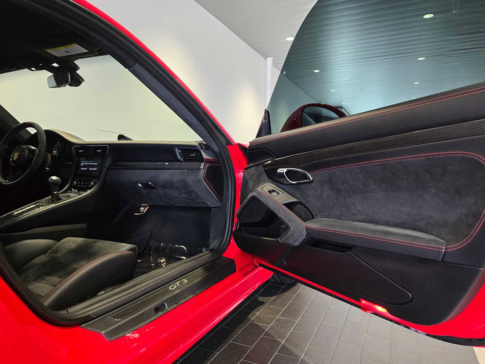Used 2018 Porsche 911 GT3 image 13
