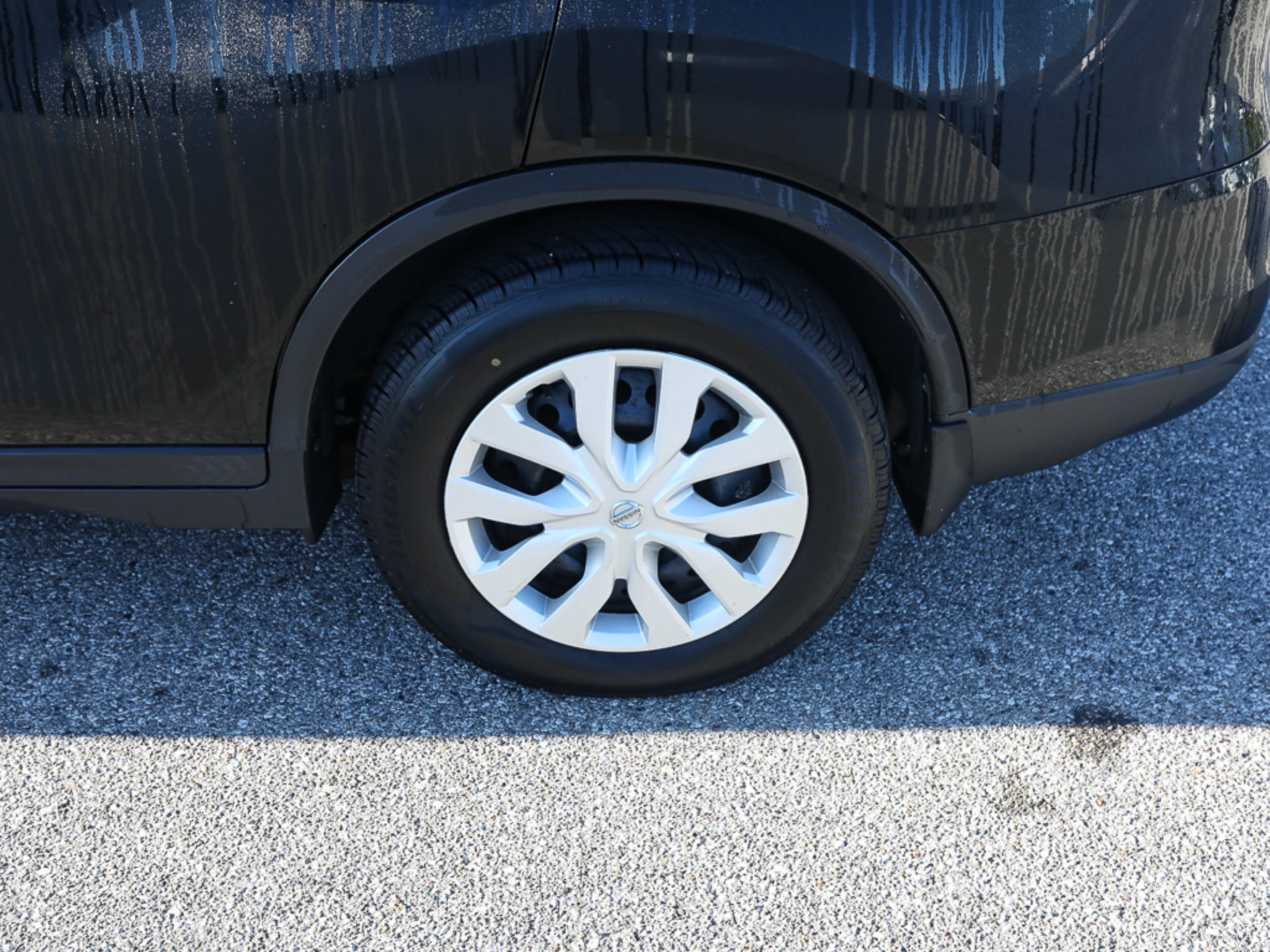 Used 2016 Nissan Rogue S FWD image 4