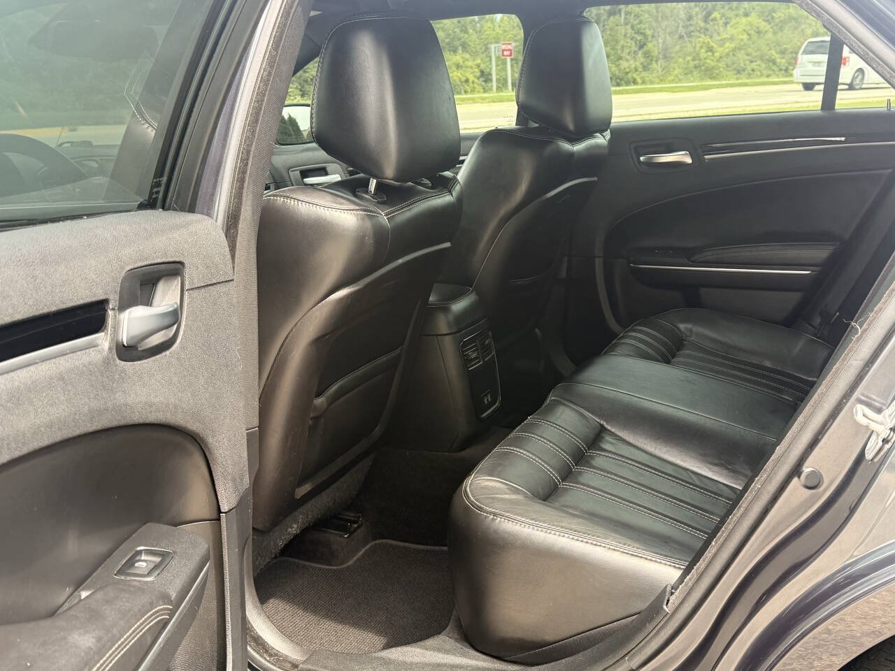 Used 2018 Chrysler 300 S AWD/4WD image 23