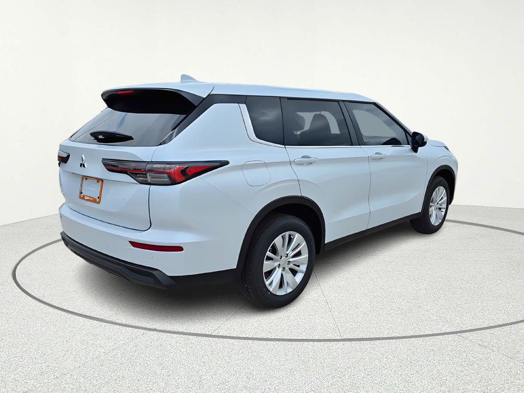 New 2026 Mitsubishi Outlander ES image 6