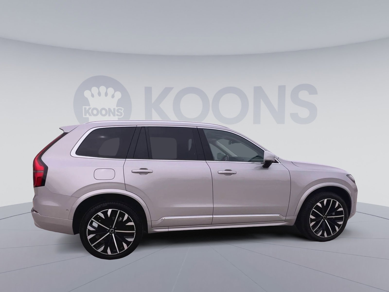 Used 2025 Volvo XC90 B6 Plus AWD/4WD image 12