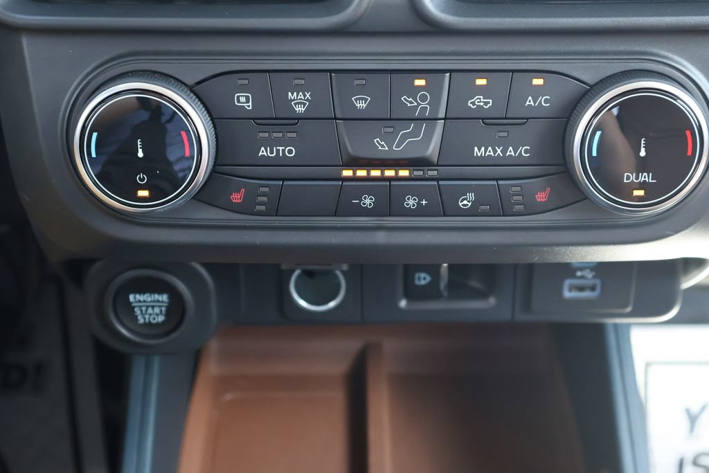Used 2023 Ford Maverick Lariat w/ Lariat Luxury Package FWD image 16
