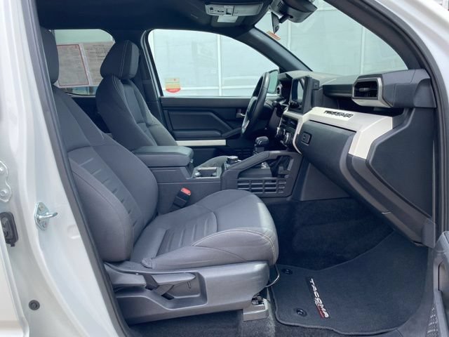 Certified 2024 Toyota Tacoma TRD Off-Road AWD/4WD image 13