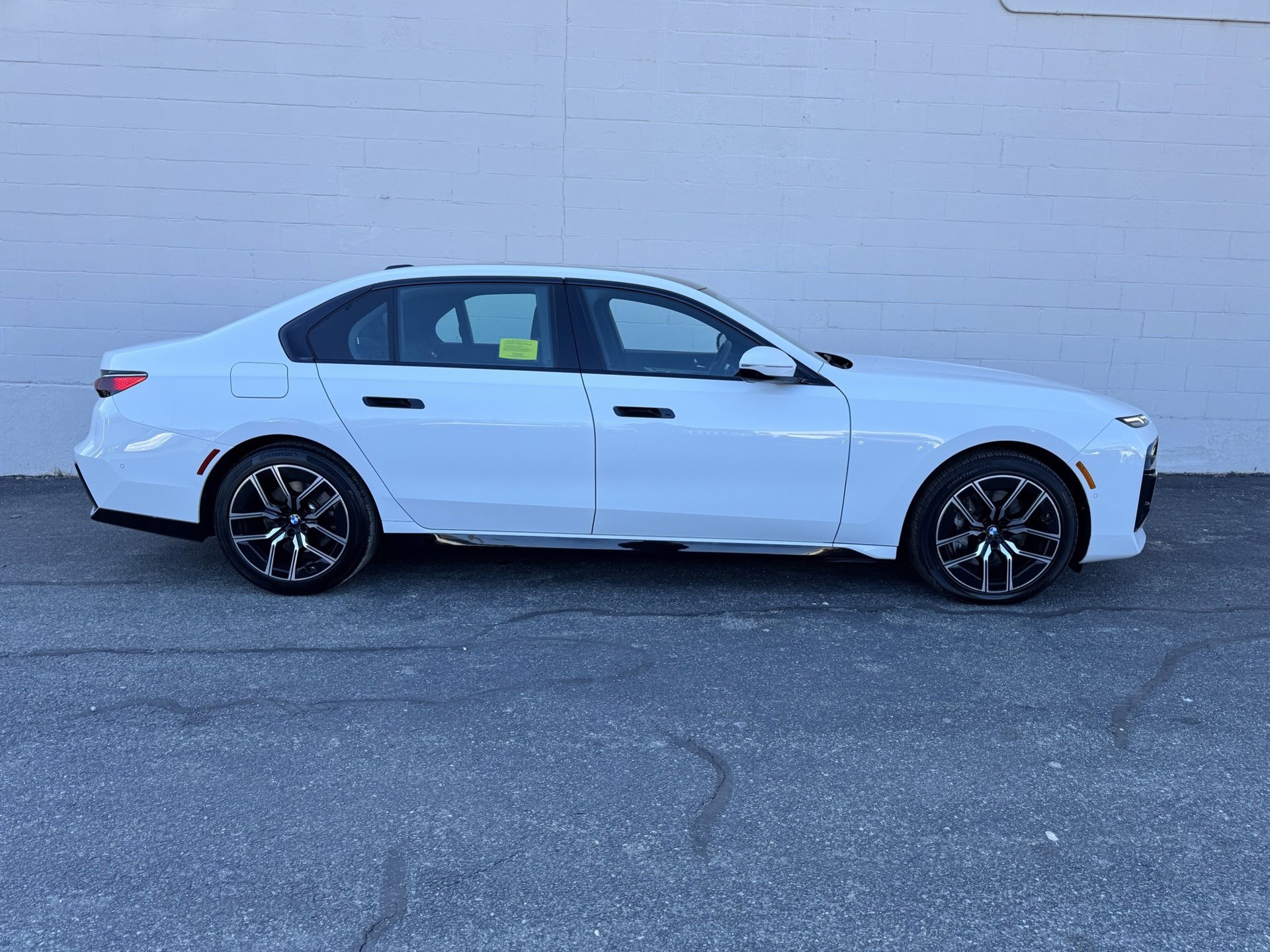 Used 2025 BMW 740i xDrive image 4