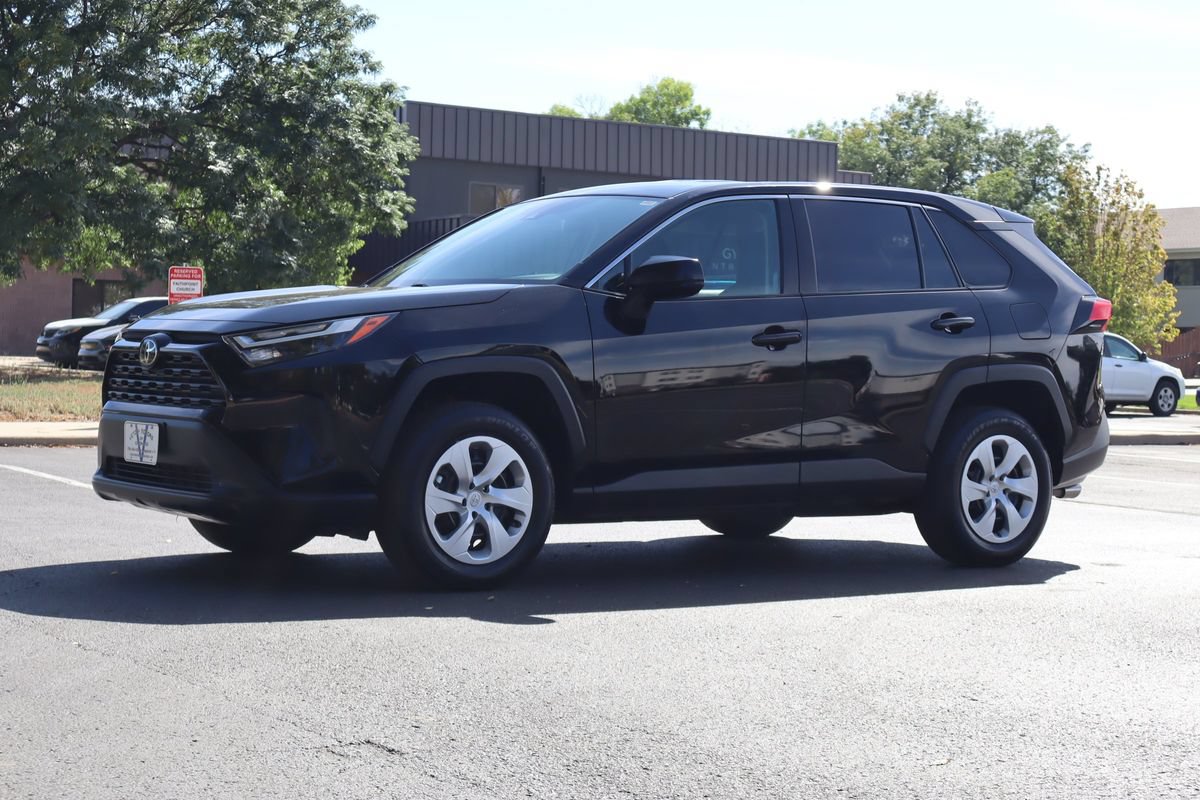 Used 2025 Toyota RAV4 LE AWD/4WD image 11