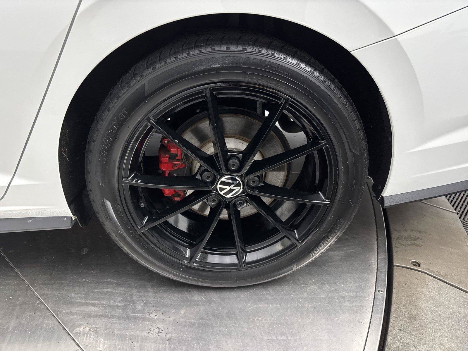 Used 2024 Volkswagen Jetta GLI 40th Anniversary Edition FWD image 27