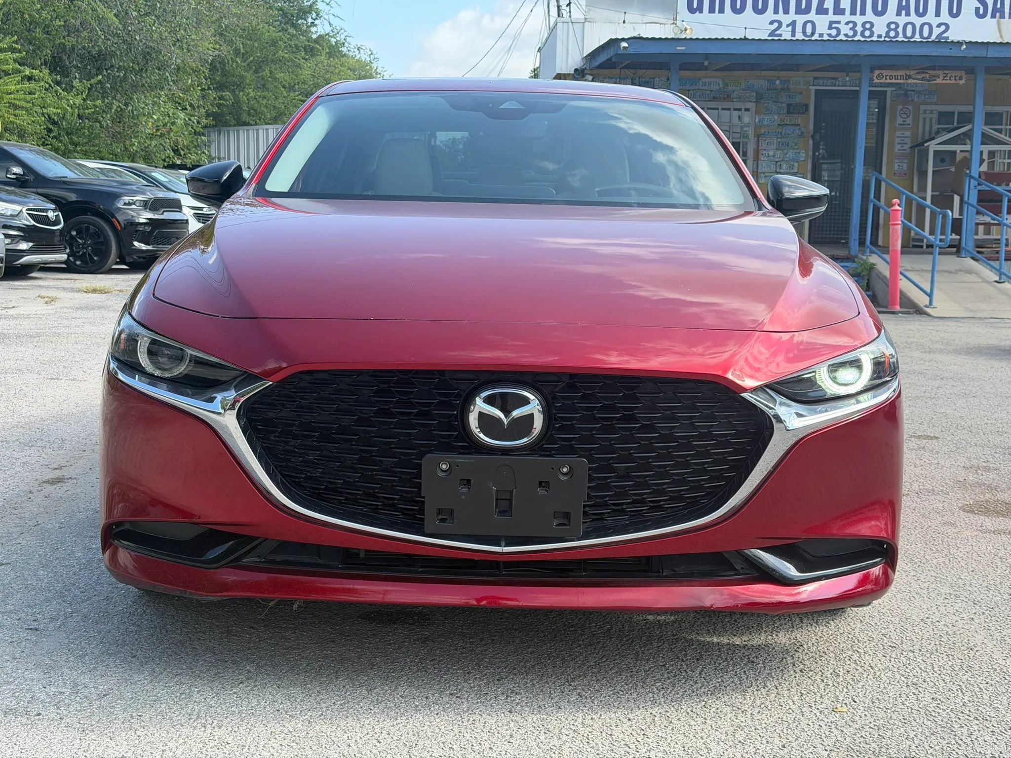 Used 2020 MAZDA MAZDA3 Sedan w/ Black Accent Package FWD image 2