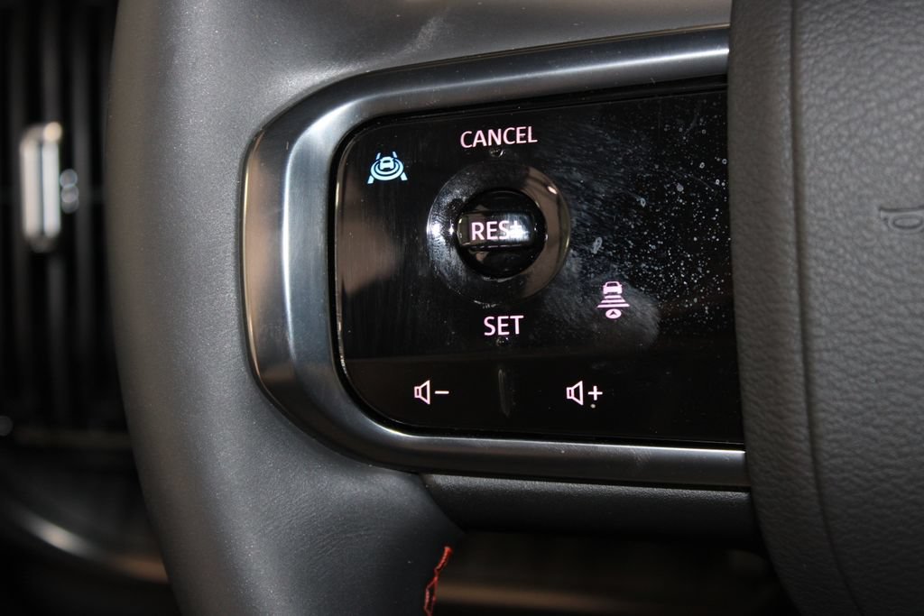 Used 2025 Nissan Armada PRO-4X AWD/4WD image 36