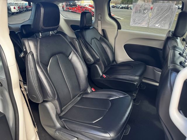 Certified 2024 Chrysler Pacifica Select image 15