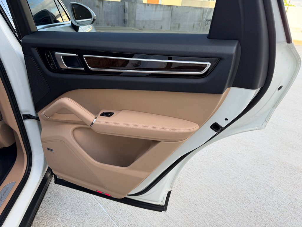 Used 2019 Porsche Cayenne AWD/4WD image 33