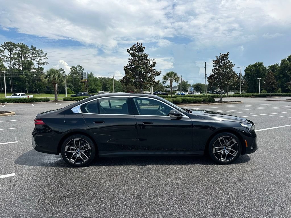 Certified 2026 BMW 530i w/ Premium Package RWD image 6