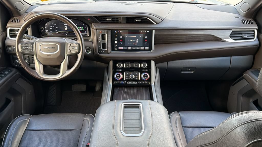 Used 2022 GMC Yukon XL Denali w/ Denali Premium Package RWD image 27