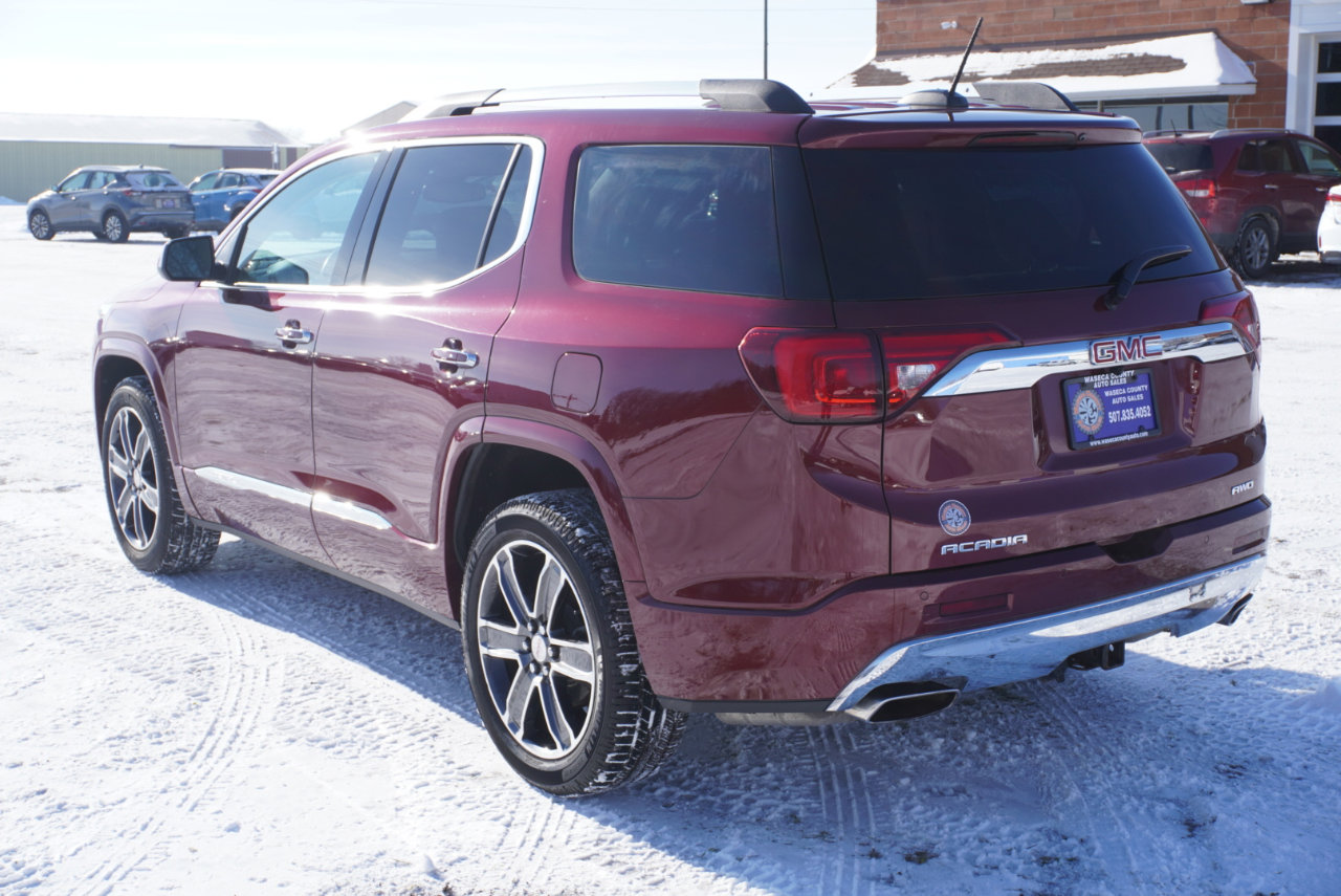 Used 2018 GMC Acadia Denali w/ Technology Package image 3