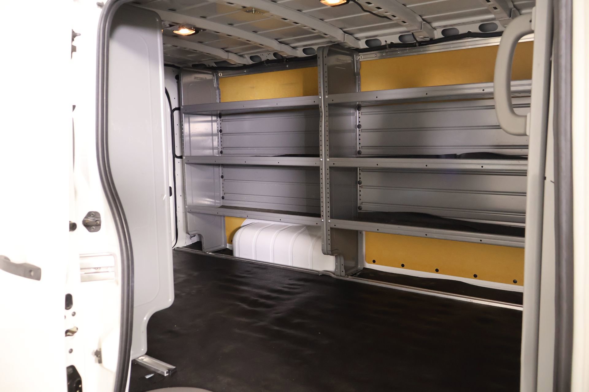 Used 2020 Nissan NV 2500 SV image 11