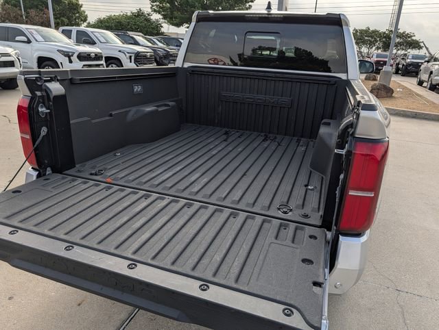 Used 2024 Toyota Tacoma SR5 AWD/4WD image 28