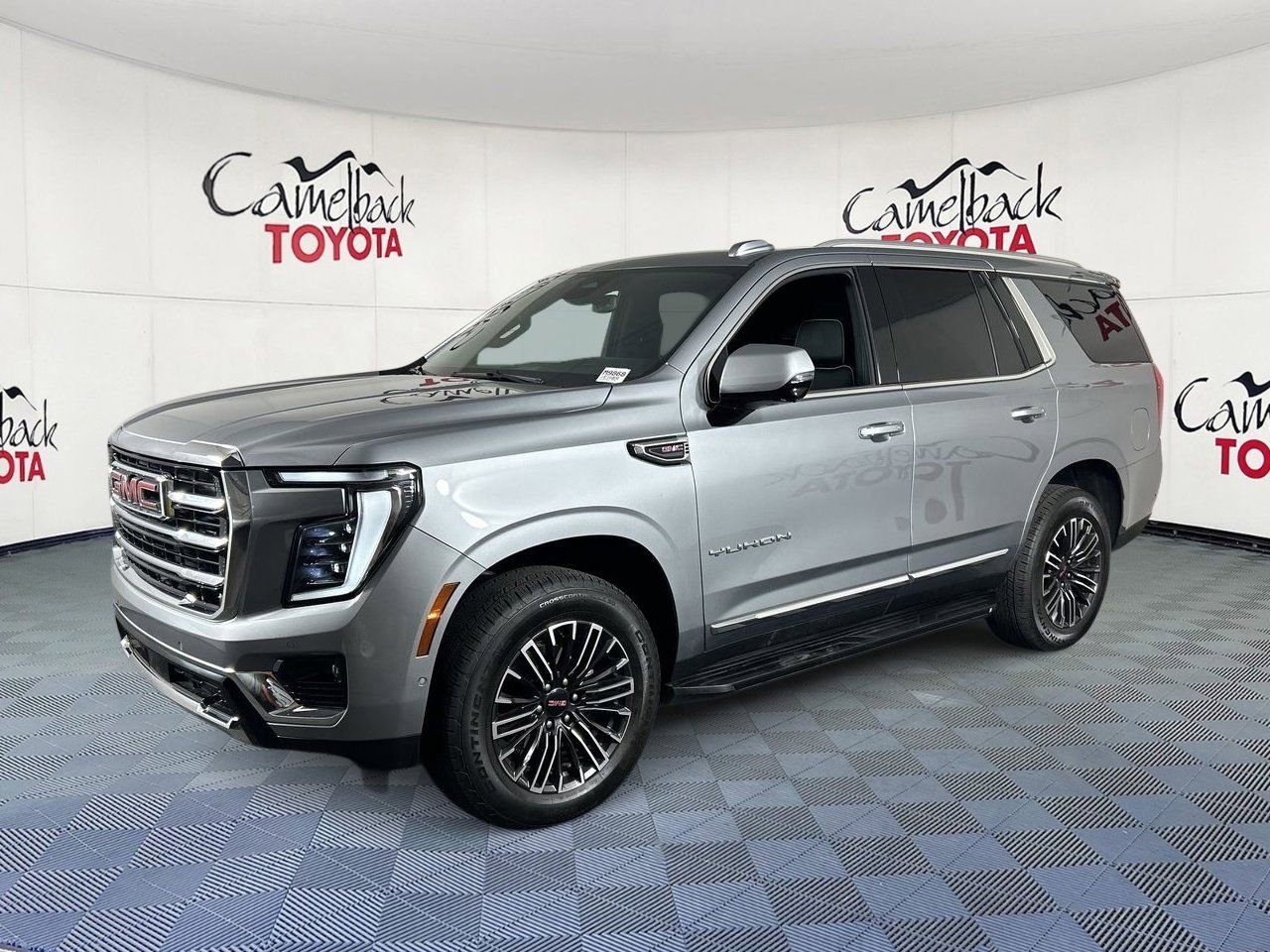 Used 2025 GMC Yukon Elevation image 2