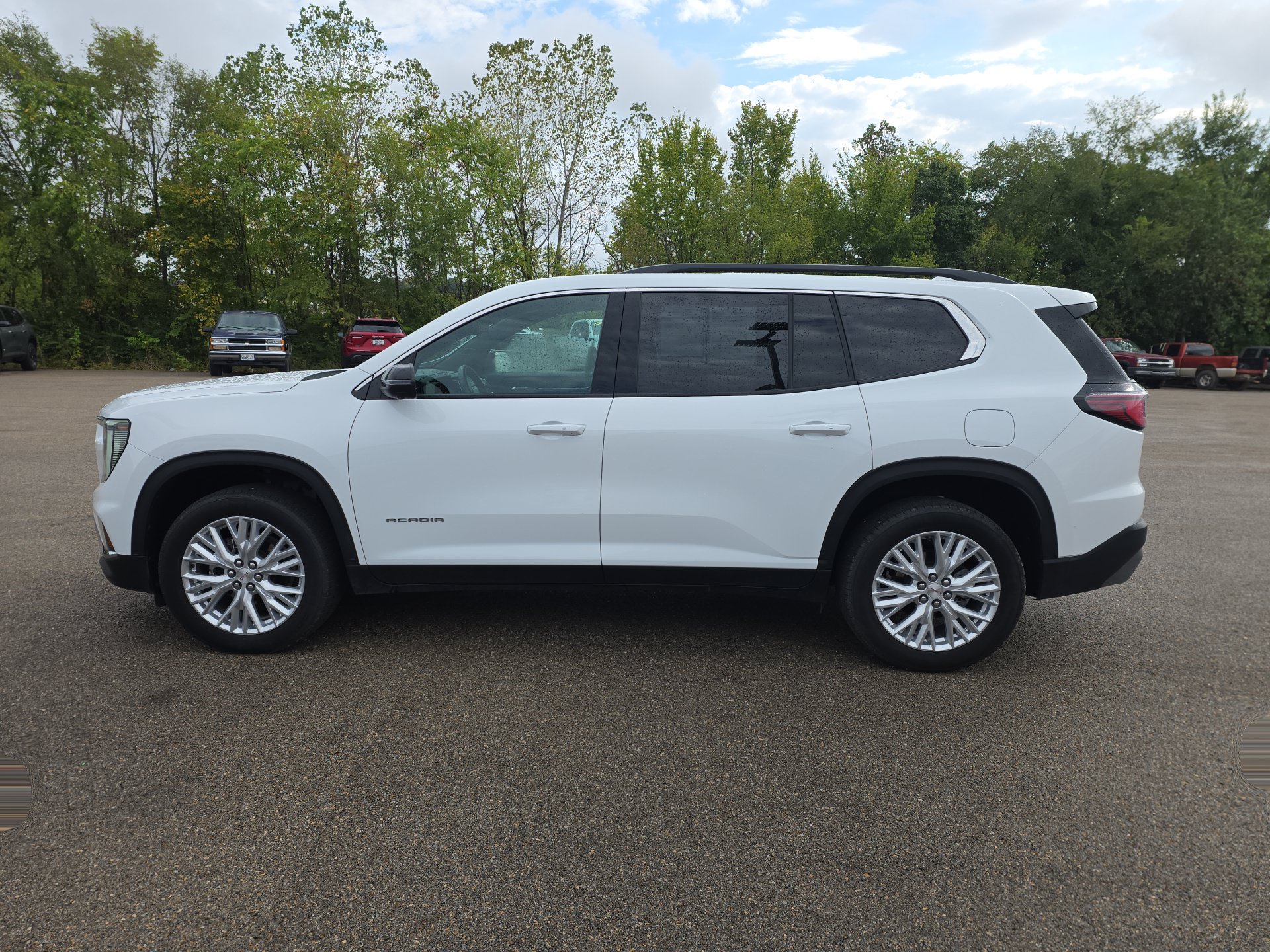 Used 2026 GMC Acadia Elevation w/ Elevation Premium Package FWD image 5