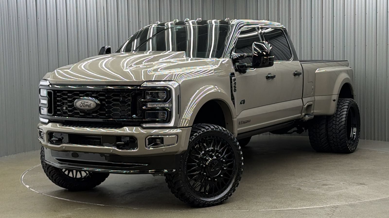 Used 2026 Ford F450 Platinum w/ Platinum Plus Package AWD/4WD image 1