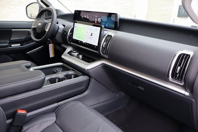 New 2026 Ford Expedition Platinum w/ Driver's Package image 43
