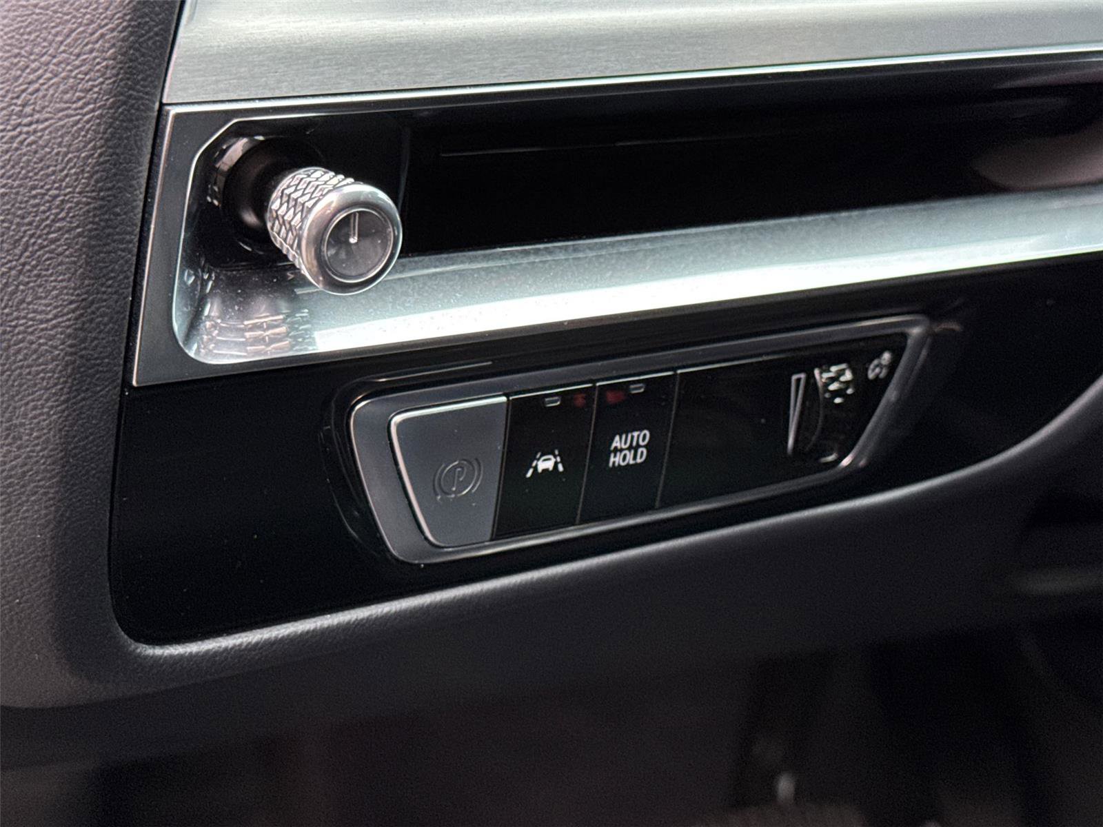 Used 2024 Cadillac Lyriq Sport image 29