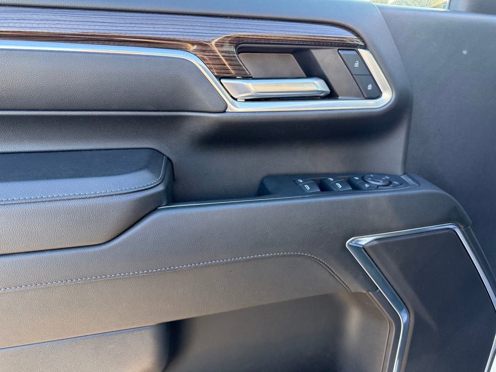 Used 2024 Chevrolet Silverado 3500 LT w/ Convenience Package image 10