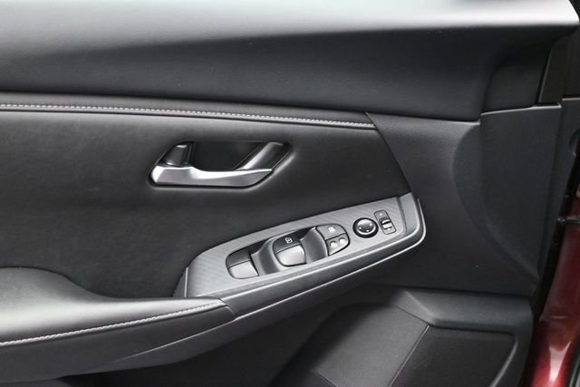 Used 2025 Nissan Sentra SV FWD image 12