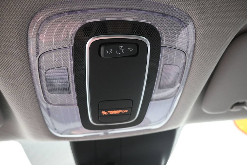 Used 2025 Hyundai Elantra SE FWD image 21