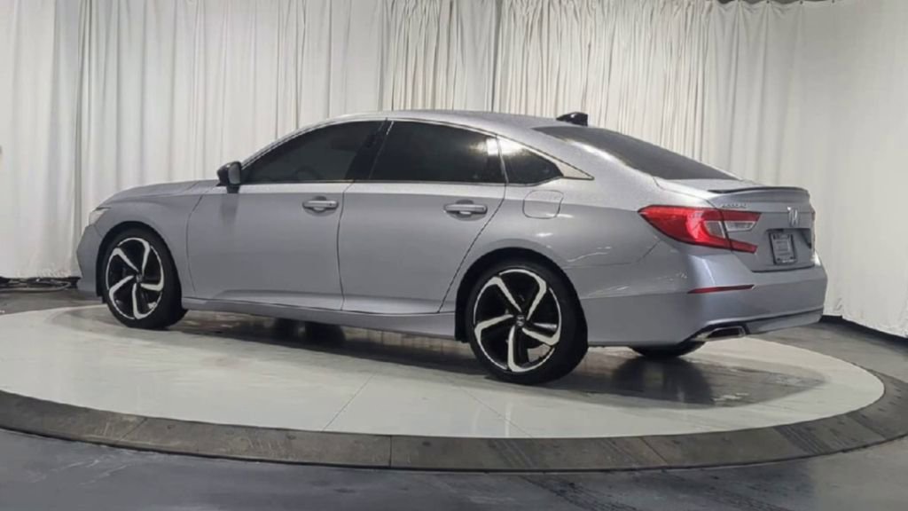 Used 2021 Honda Accord Sport image 7